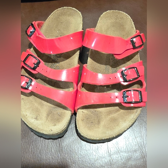 Red patent birkenstocks 36 - Picture 6 of 6
